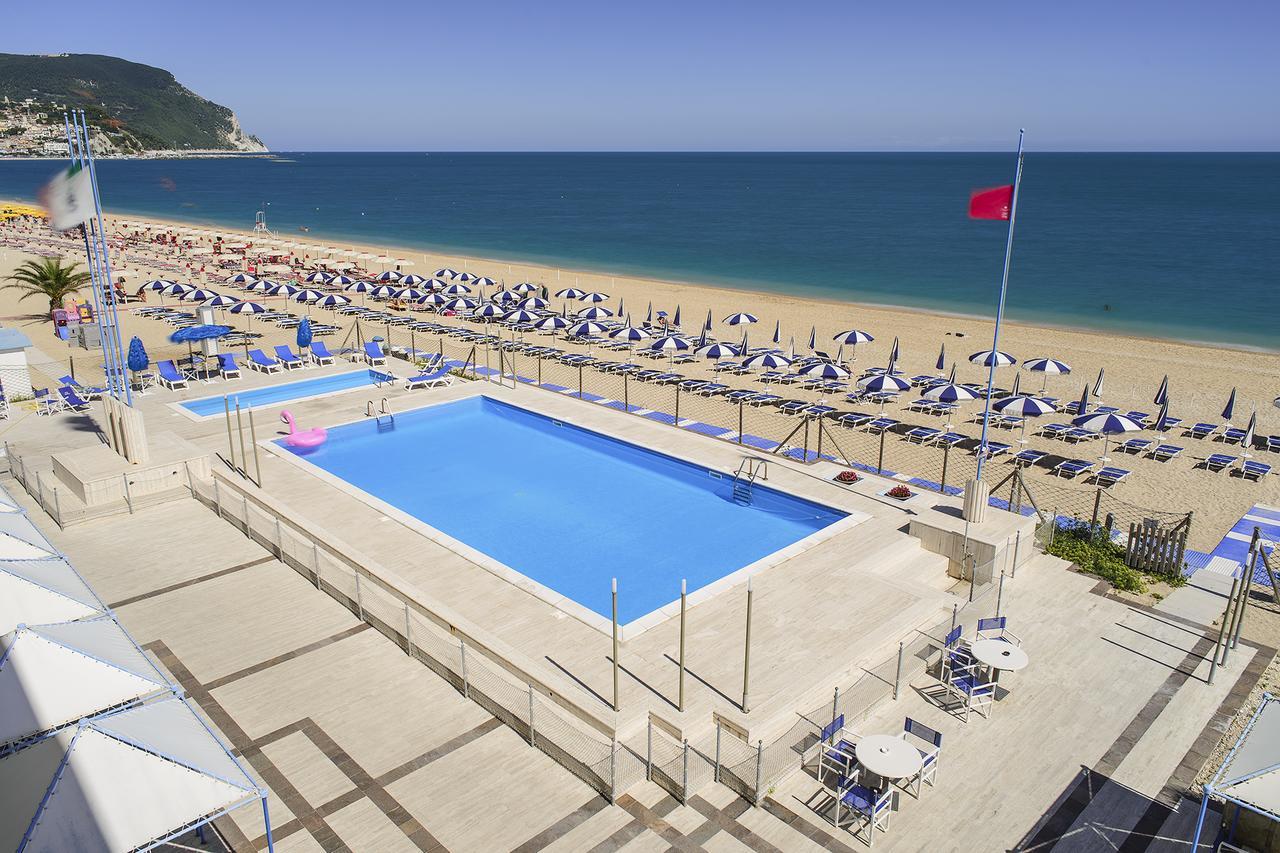 Hotel Marcelli Numana Exterior photo