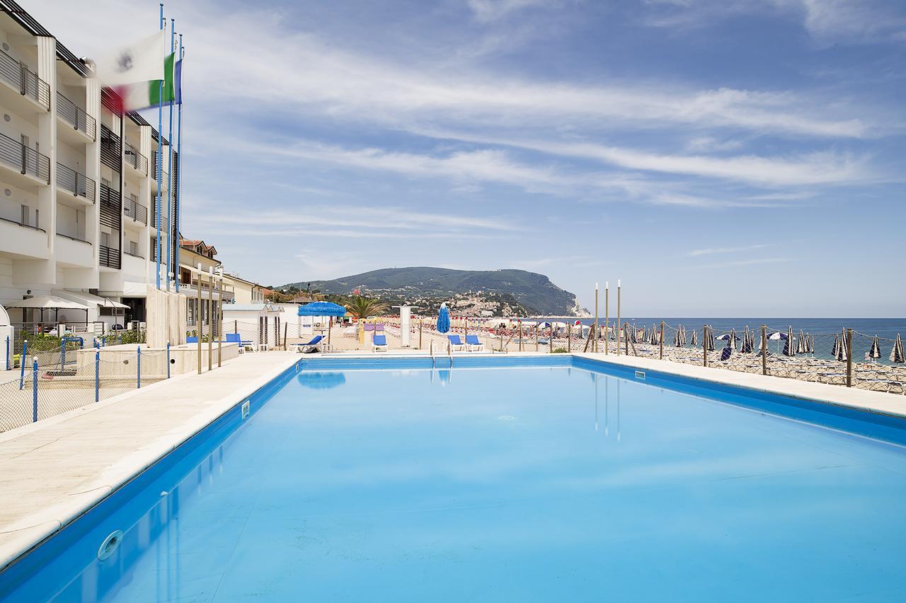 Hotel Marcelli Numana Exterior photo